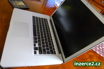 Apple MacBook Pro 15.4 348983_1.jpg
