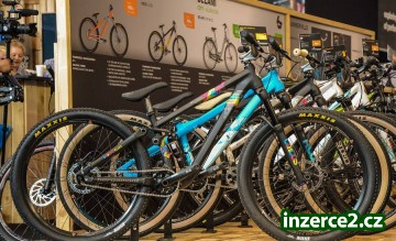 2015 CANNONDALE Trigger Carbon Team_2 485842_2.jpg