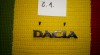 DVA MONOGRYMY DACIA, KTERÉ SE NACHÁZÍ NA LEVÉ STRANĚ ZADNÍCH DVEŘÍ VIZ FOTO. MONOGRAM Č. 1. VČETNĚ DVOUCH GUMIČEK DO DVEŘÍ. MONOGRAM Č. 2. viz foto 506025_t.jpg