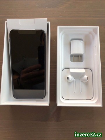 Apple iPhone X - 256 GB - černá (odemčená)_2 512215_2.jpg
