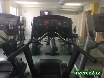 Prodám Běžecký pás Life Fitness 9500HR_1 512933_1.jpg