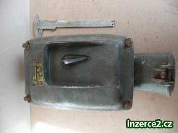 Třífázový vypínač ve skříni, zásuvka 25A_1 520356_1.jpg