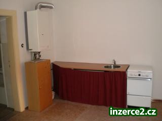 Pronájem bytu 3+1 v centru Hradce Králové_2 102382_2.jpg