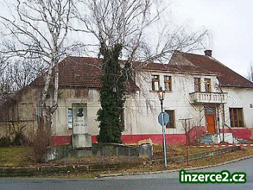 Velký rodinný dům vhodný k podnikání i k bydlení (Čečelice u Prahy)_1 105489_1.jpg