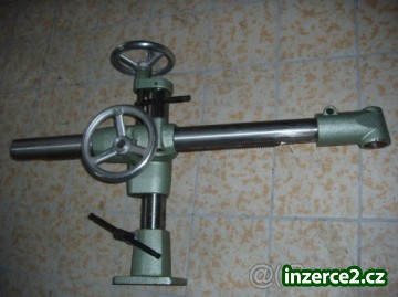 Prodám podavač na spodní frézu HOLZHER_2 110415_2.jpg