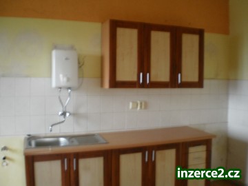 Nabízíme k pronájmu byt 3+kk ve Smiřicích v ulici Cukrovarská_2 112116_2.jpg