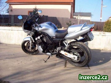 Yamaha FZS 600 S ( v TP 25 kW - možno jezdit od 18-ti let )_1 116886_1.jpg
