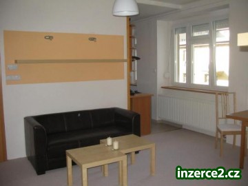 Nabízíme k pronájmu byt 2+1 v Hradci Králové_1 119226_1.jpg