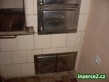 přes 100 let stará kachlová kamna_2 121305_2.jpg