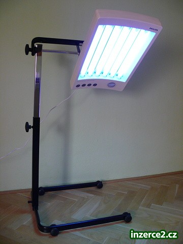 POLOTĚLOVÉ SOLARIUM PHILIPS S PRAKTICKÝM STOJANEM_1 128688_1.jpg