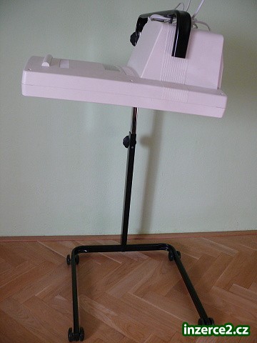 POLOTĚLOVÉ SOLARIUM PHILIPS S PRAKTICKÝM STOJANEM_2 128688_2.jpg