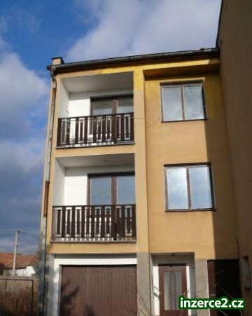 Prodám řadový dům v obci Býkev (okr. Mělník)_1 131205_1.jpg