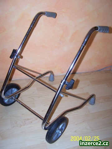 zdravotní dvoukolé chodítko pro handic.děti_1 135392_1.jpg