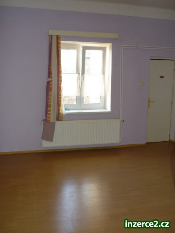 Pronájem zrekonstruovaného bytu 2+kk se zahradou, Slovany, Sladkovského ul._2 137284_2.jpg