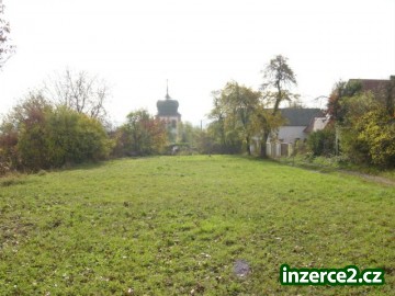 Zasíťovaný stavební pozemek s výhledem na údolí Jizery 20 km do Prahy_1 138089_1.jpg