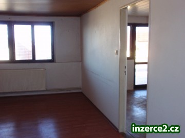 Prodám dvougenerační rodinný dům v Hostíně (30 km od Prahy)_2 138254_2.jpg