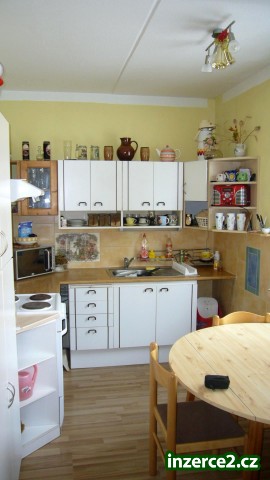 Panelový družstevní byt 4+1 v Týně nad Vltavou_2 140011_2.jpg