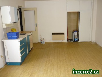 Pronájem prostorného bytu 1+1+ terasa na Slovanech, Sladkovského ul., Plzeň_1 142434_1.jpg