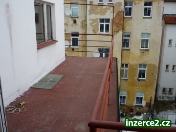 Pronájem prostorného bytu 1+1+ terasa na Slovanech, Sladkovského ul., Plzeň_2 142434_2.jpg