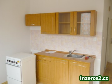 Pronájem kompletně zrekonstruovaného bytu 1+1 v Křimické ulici, Skvrňany, Plzeň_2 145287_2.jpg