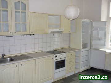 Pronájem zrekonstruovaného bytu 2+1 v Nerudově ulici v Plzni (Jižní Předměstí)_1 147619_1.jpg