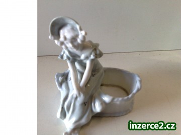 Porcelánová dívka s košíkem_1 149388_1.jpg