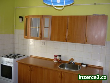 Pronájem kompletně zrekonstruovaného bytu 1+1 na Slovanech ve Sladkovského ulici_1 150587_1.jpg