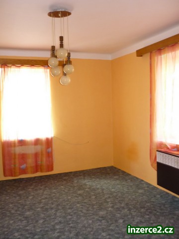 Pronájem kompletně zrekonstruovaného bytu 1+1 na Slovanech ve Sladkovského ulici_2 150587_2.jpg