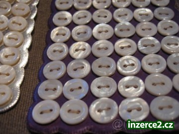 Prodám velké množství starých perleťových knoflíků_2 151750_2.jpg