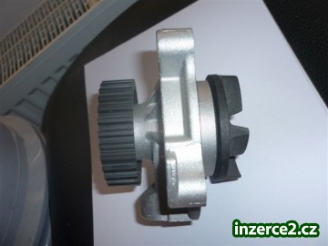 vodní pumpu na Audi 100_2 153433_2.jpg