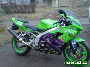 KAWASAKI NINJA ZX9R_2 15418_2.jpg