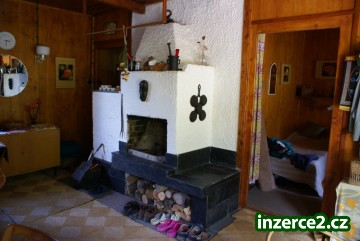 Radíkov - chata u lesa k přestavbě na RD 83m2 se zahradou 726m2_2 159342_2.jpg