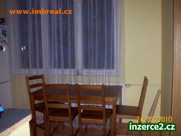 Prodej bytu 4+1 s lodžií, Loket u K. Varů_2 161116_2.jpg