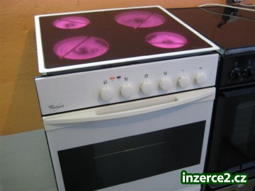Sporák vestavný - Sklokeramická deska s troubou WHIRLPOOL_1 161745_1.jpg