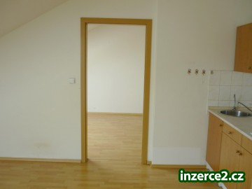 Pronájem nového podkrovního bytu1+1 v Čelakovského ul., Doudlevce (U Zimního stadionu) v Plzni_1 164013_1.jpg