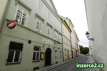 krásný, nezařízený byt k pronájmu, ul. U Lužického semináře, Malá Strana, 63m2, Karlův most_1 166445_1.jpg