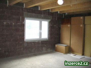 RD 5+1 se zahradou, Oslavany, hrubá stavba_2 167180_2.jpg