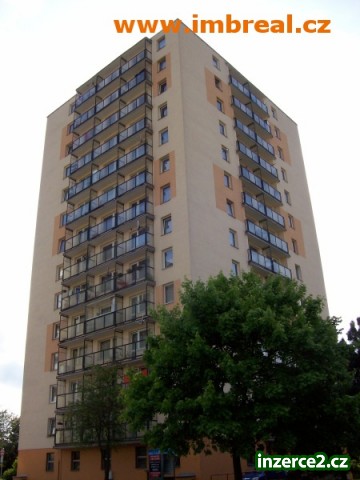 Prodej bytu 2+1 s lodžií, Sokolov, ul. M. Majerové_1 167445_1.jpg