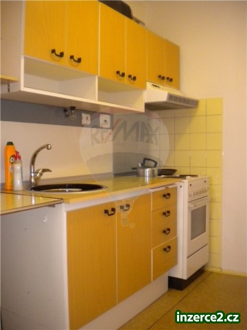 Prodej slunného bytu 1+kk 33 m², v klidné lokalitě lázeňského města_1 168506_1.jpg