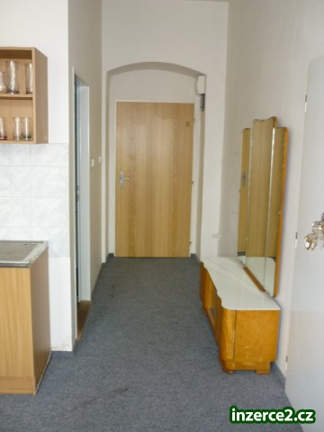 Pronájem vybaveného bytu 2+kk v centru Plzně (Čelakovského ul., Doudlevce)_2 169377_2.jpg