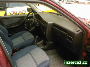 Seat Toledo 1.6i, 74 kW, červená metalíza_2 172268_2.jpg