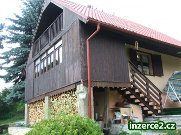 Rekreační objekt s pozemkem a bazénem_1 178786_1.jpg
