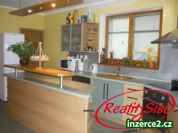 Nabízíme k prodeji RD v Miskovicích_1 180141_1.jpg