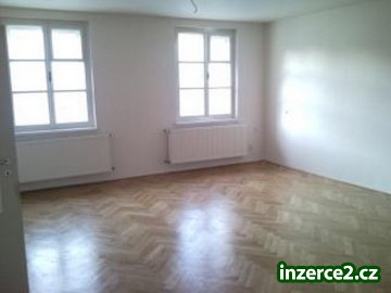 Pronájem bytu 3+kk v historickém centru města Hradce Králové_2 181653_2.jpg