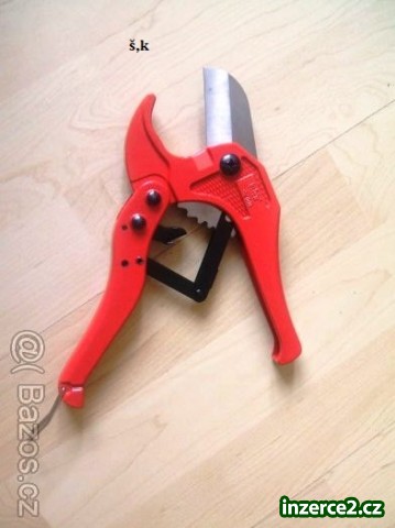 svařečka plastoveho potrubi 1900w_2 184626_2.jpg