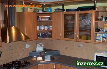 Prodej bytu 4+1 s lodžií, Loket u K. Varů_1 184864_1.jpg