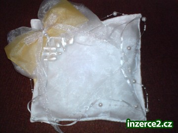dekorace pod svatebni prstynky_2 186526_2.jpg