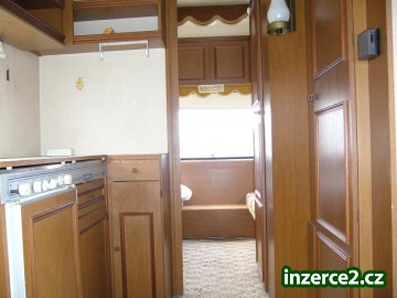 Karavan_1 19001_1.jpg