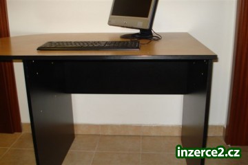 Prodám psací stůl- svetle drevo_2 190798_2.jpg