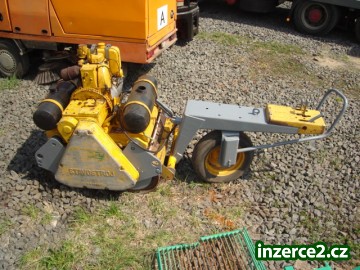 vibrační válec Stavostroj VVW 3400_1 191693_1.jpg